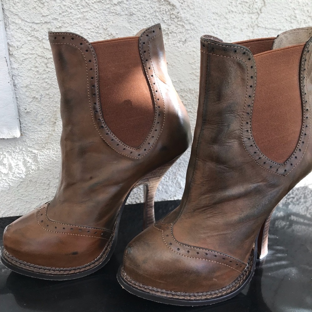Leon Max Adora burnished leather boots size 7
